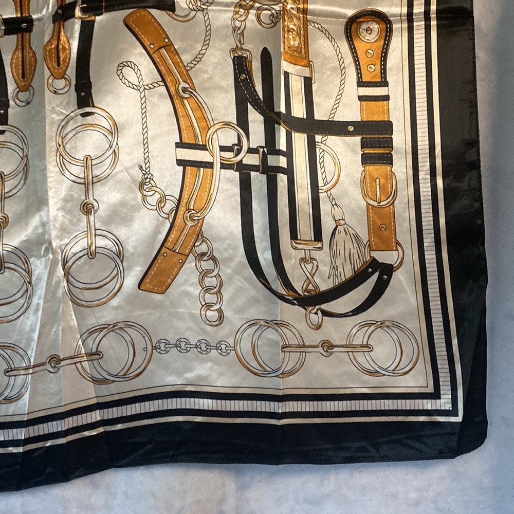 35” Equestrian Themed Square Scarf - Picture 4 of 11
